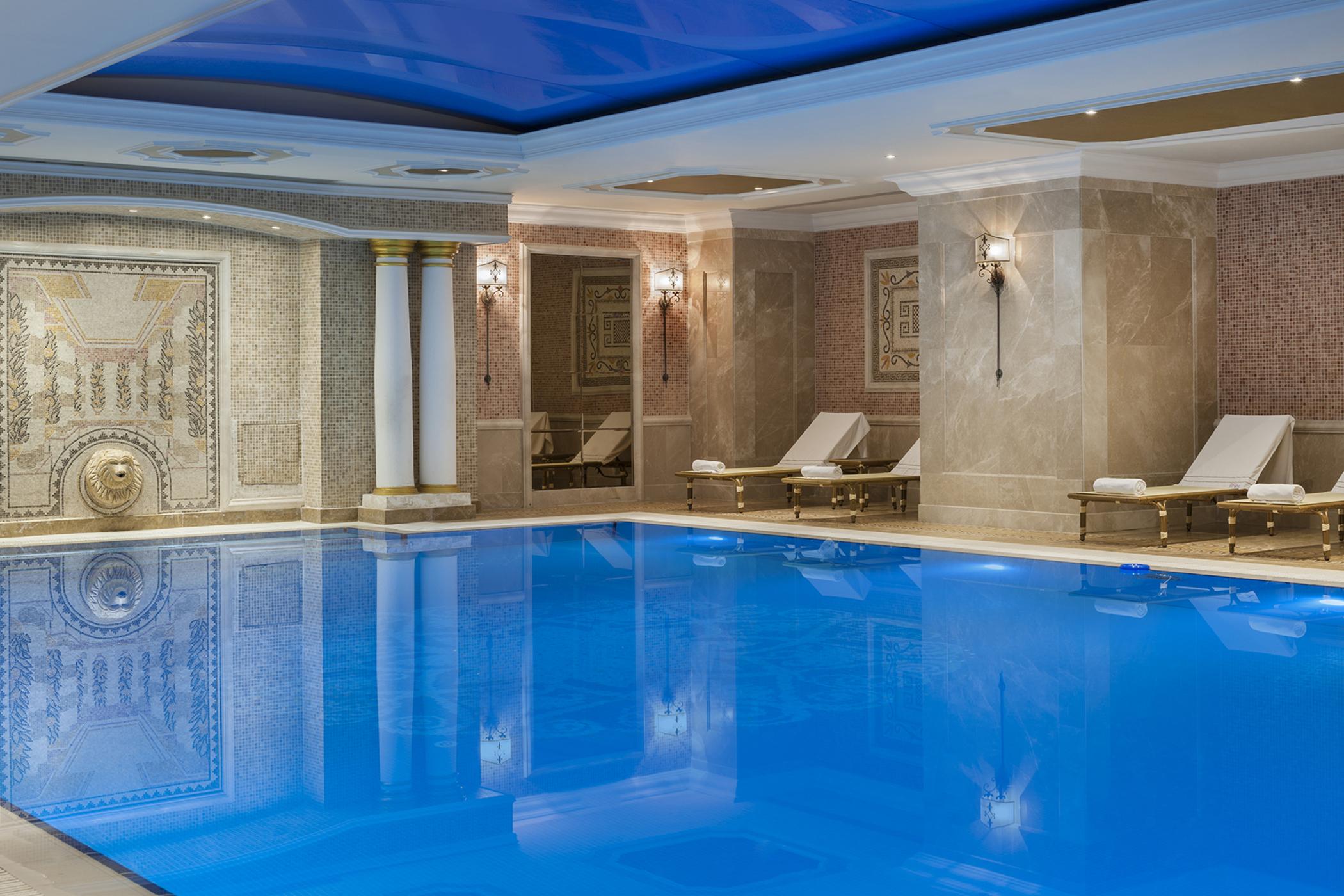 Elite World Istanbul Taksim Hotel Bagian luar foto Indoor pool